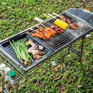 Outdoor portable barbecue grill